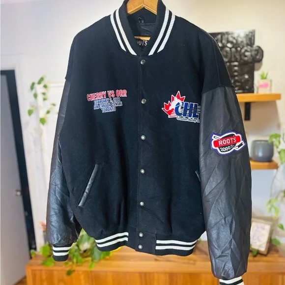 Wayne Gretzky Signed Roots Jacket CHL– “Cherry vs. Orr” Edition (2000) - Picture 10 of 15